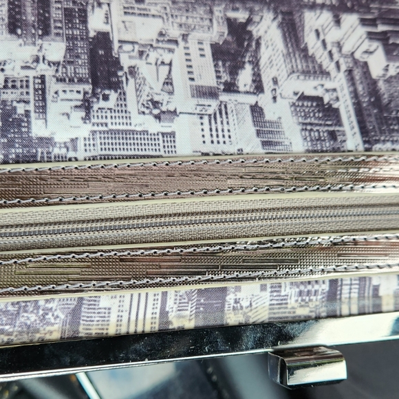 Kenneth Cole 'REACTION' Clutch Purse - Picture 13 of 13